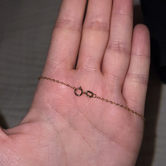 Graduated Pendant Necklace - Picture 10 of 12